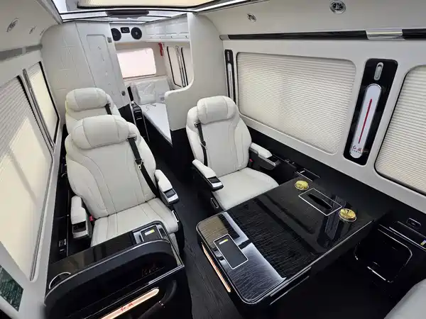 Hongqi Golden Sunflower 2024
