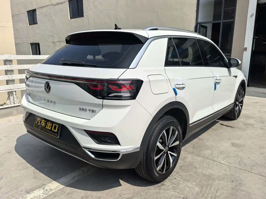 Volkswagen T-Roc 2023 — фото 9