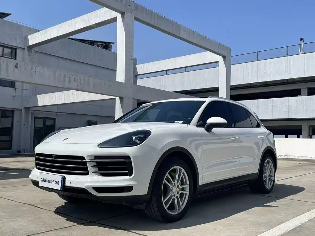 Porsche Cayenne 2020 — фото 1