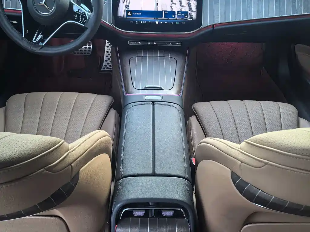 Mercedes-Benz E-Class 2025 — фото 12