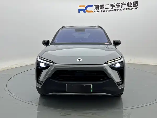 NIO ES8 2021