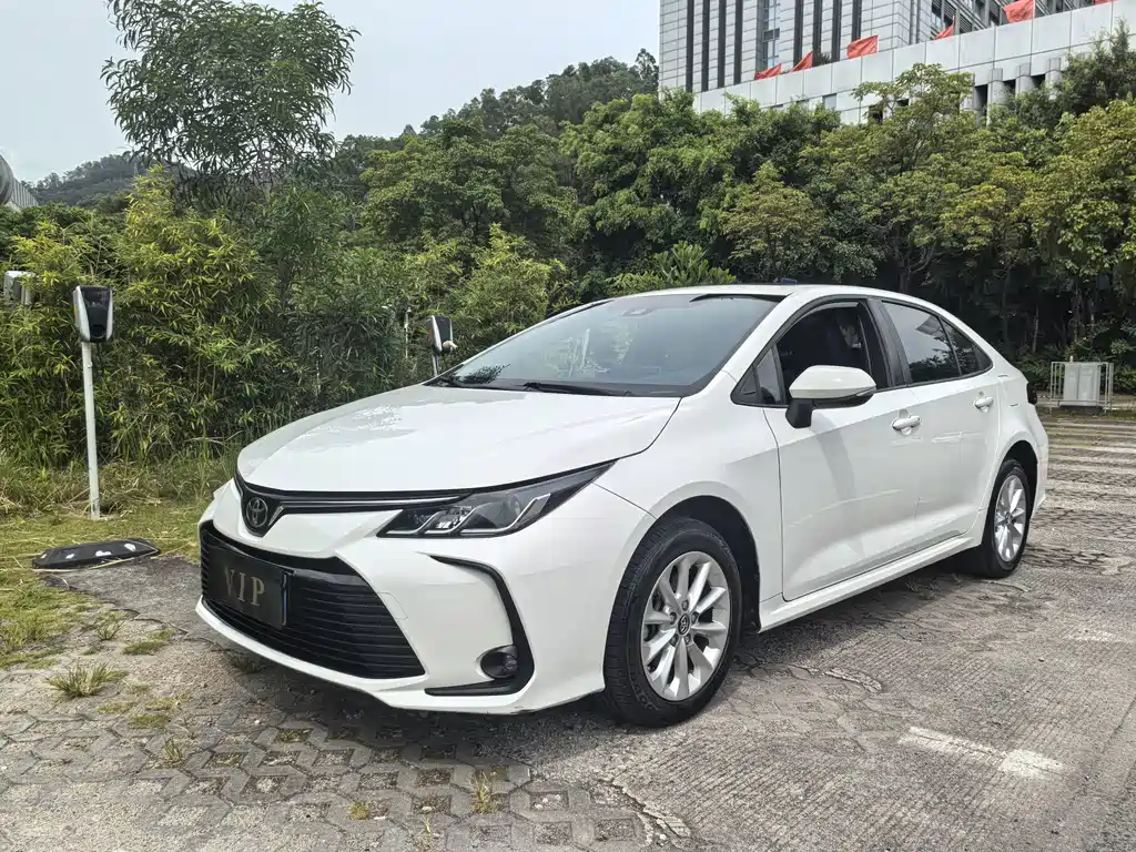 Toyota Corolla 2022 — фото 1