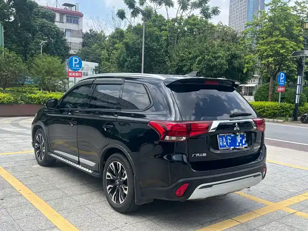 Mitsubishi Outlander 2019