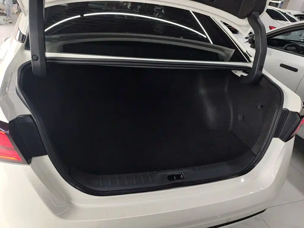 Nissan Teana 2022 — фото 10