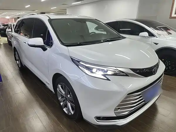 Toyota Sienna 2023