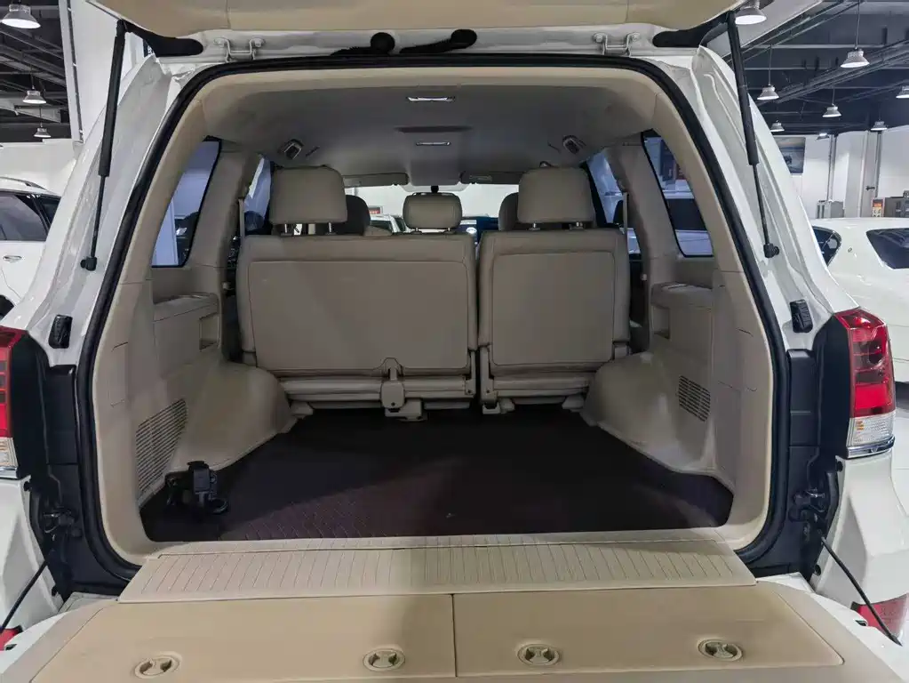 Toyota Land Cruiser 2018 — фото 10