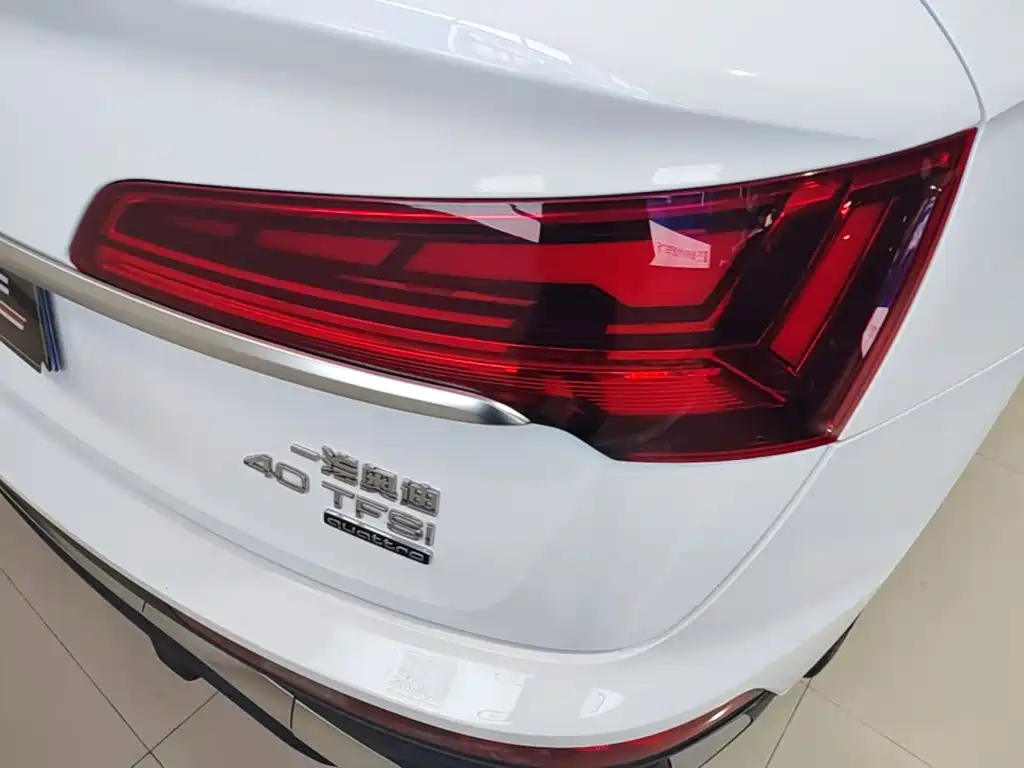 Audi Q5L Sportback 2022 — фото 8