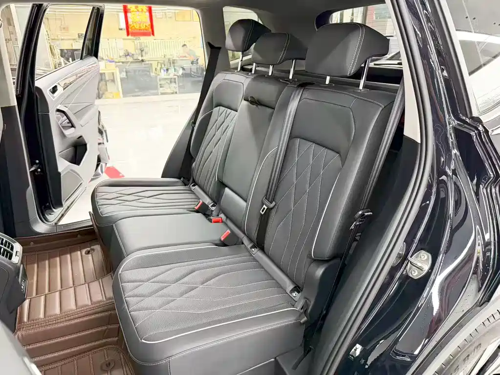 Volkswagen Tiguan L 2022 — фото 13