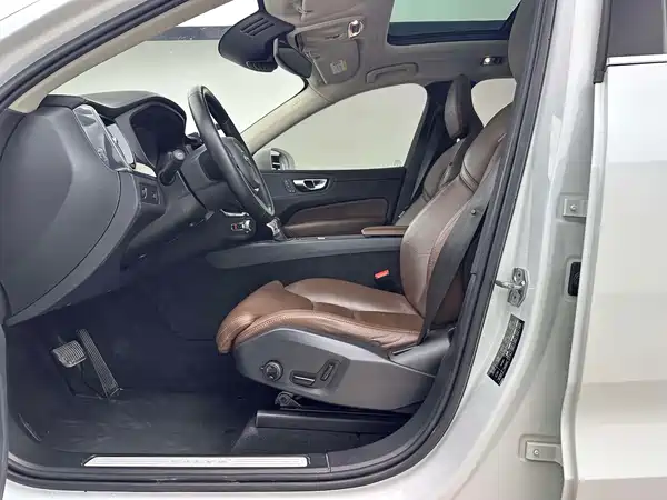 Volvo XC60 2024