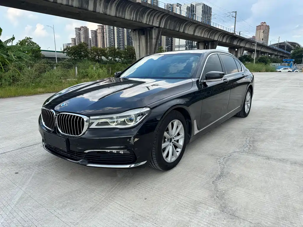 BMW 7 Series 2016 — фото 1