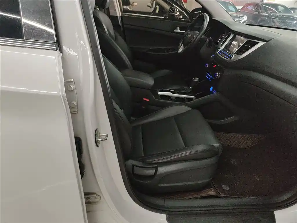 Hyundai Tucson 2016 — фото 25