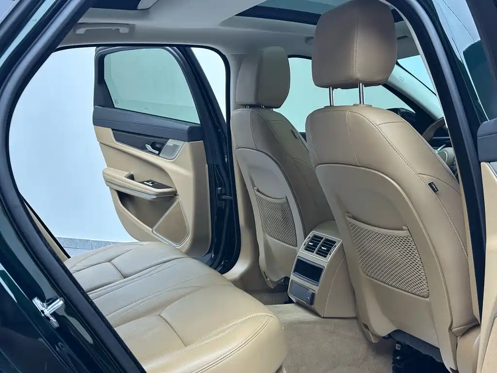 Jaguar XFL 2024 — фото 11
