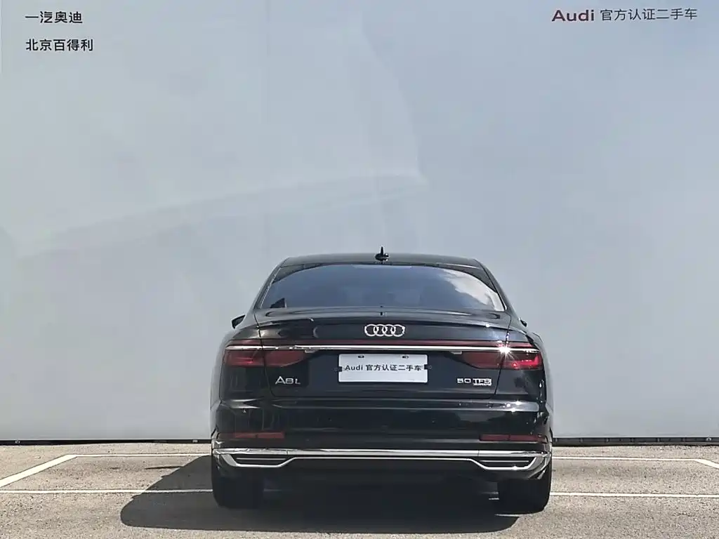Audi A8 2021 — фото 19