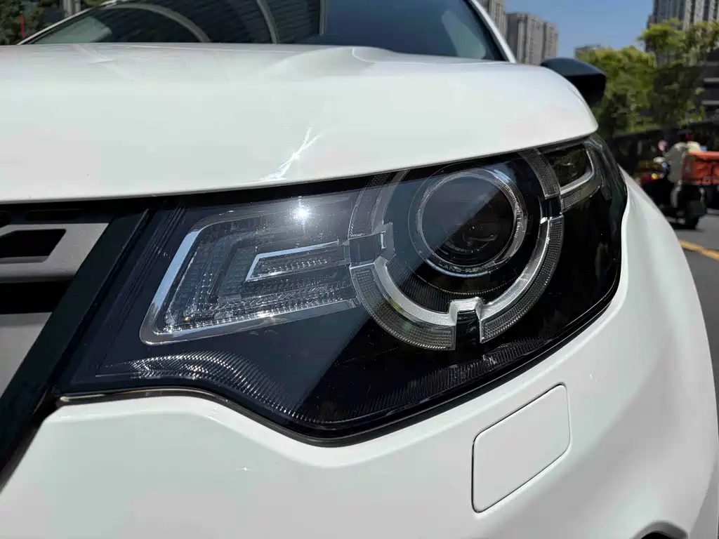 Land Rover Discovery Sport 2019 — фото 3