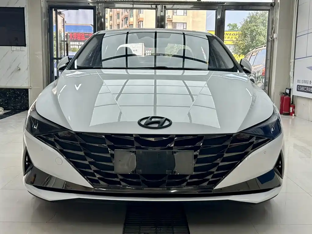 Hyundai Elantra 2022