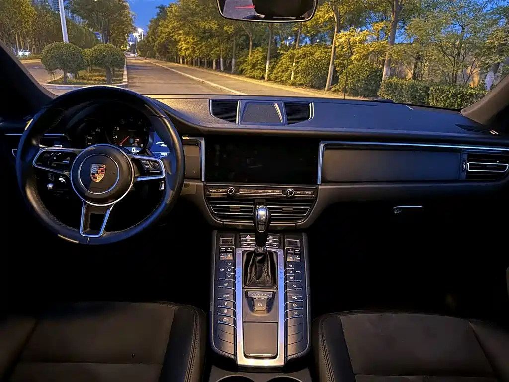 Porsche Macan 2019 — фото 6