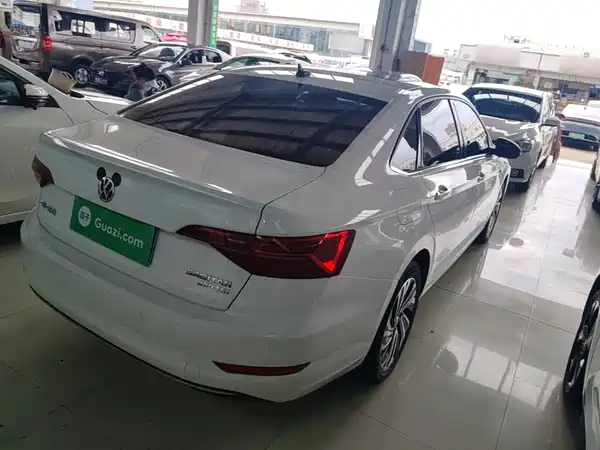 Volkswagen Sagitar 2022