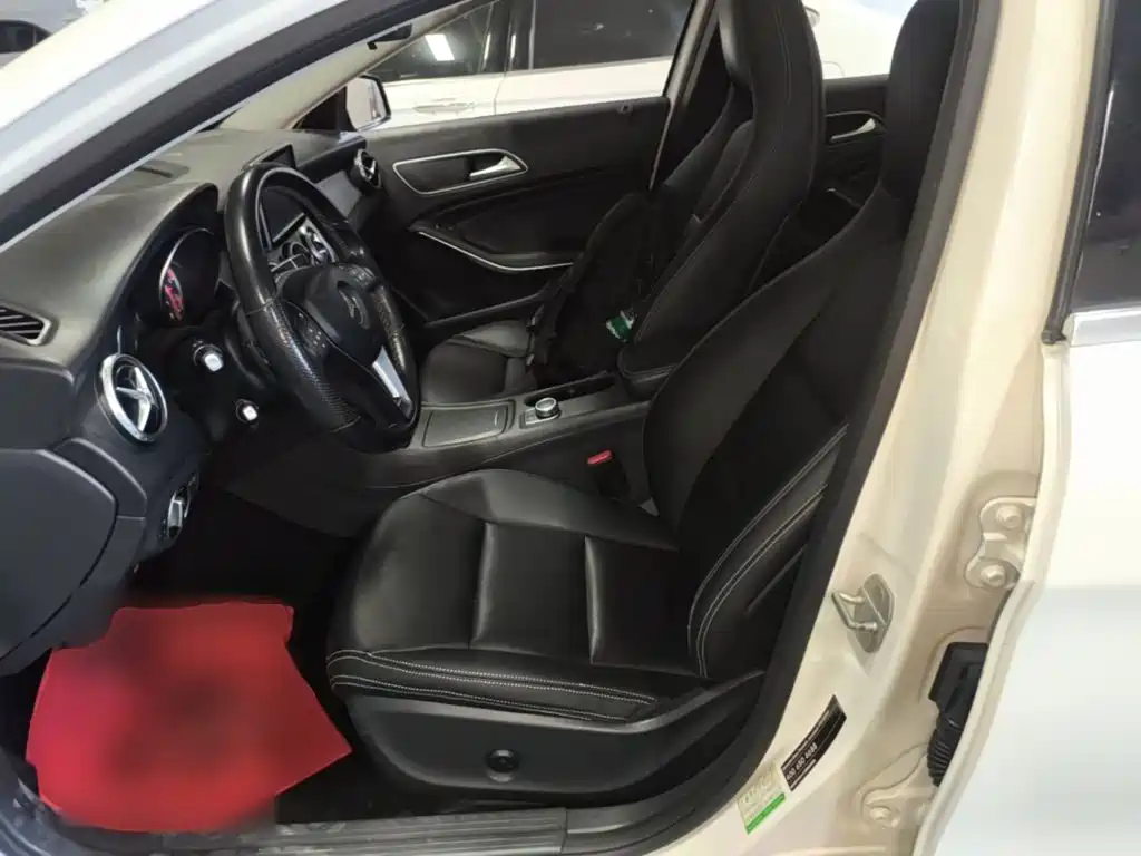 Mercedes-Benz GLA 2015 — фото 15