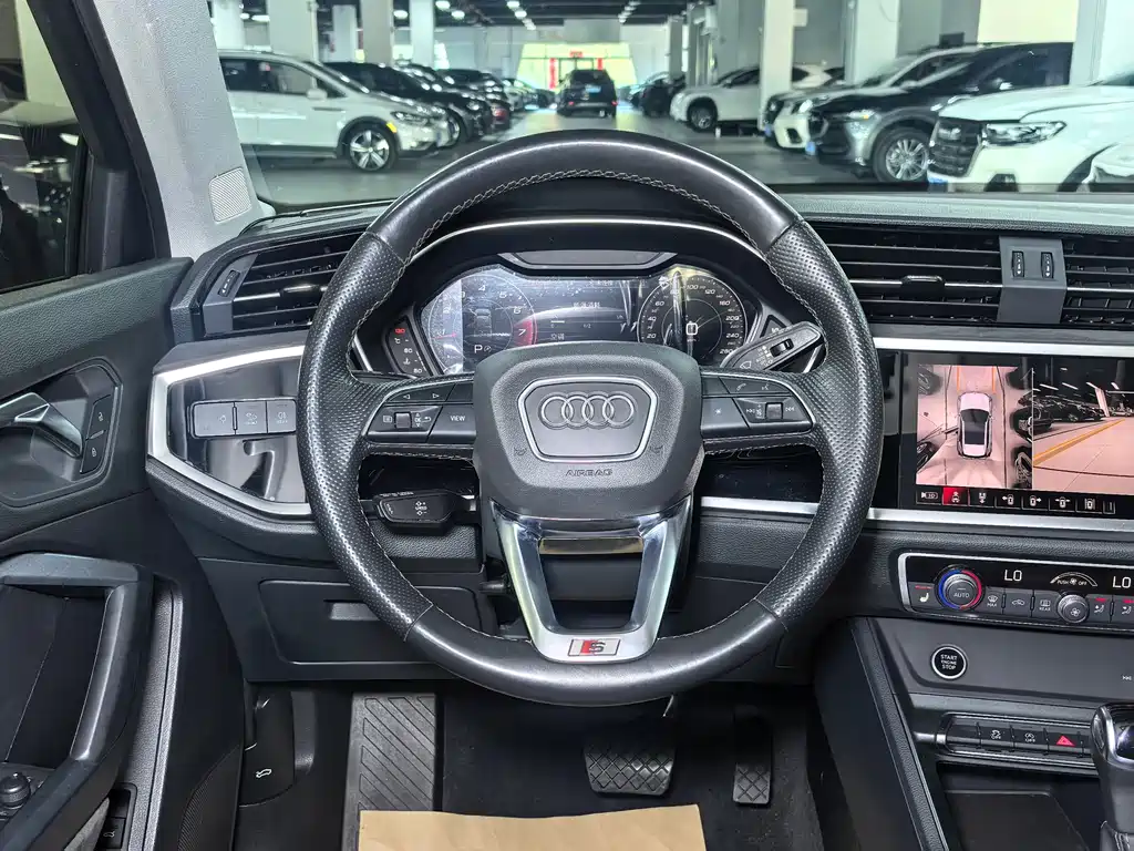 Audi Q3 Sportback 2023 — фото 12