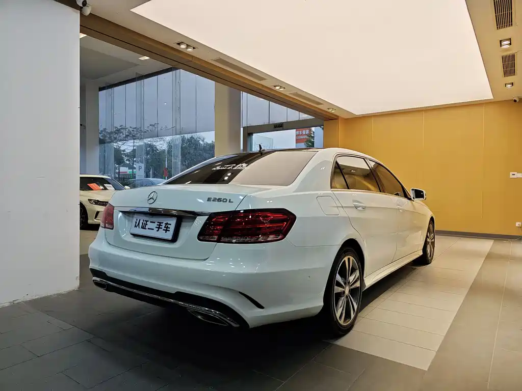 Mercedes-Benz E-Class 2015 — фото 29