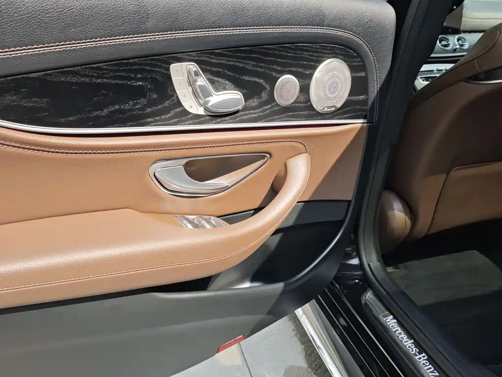 Mercedes-Benz E-Class 2023 — фото 13