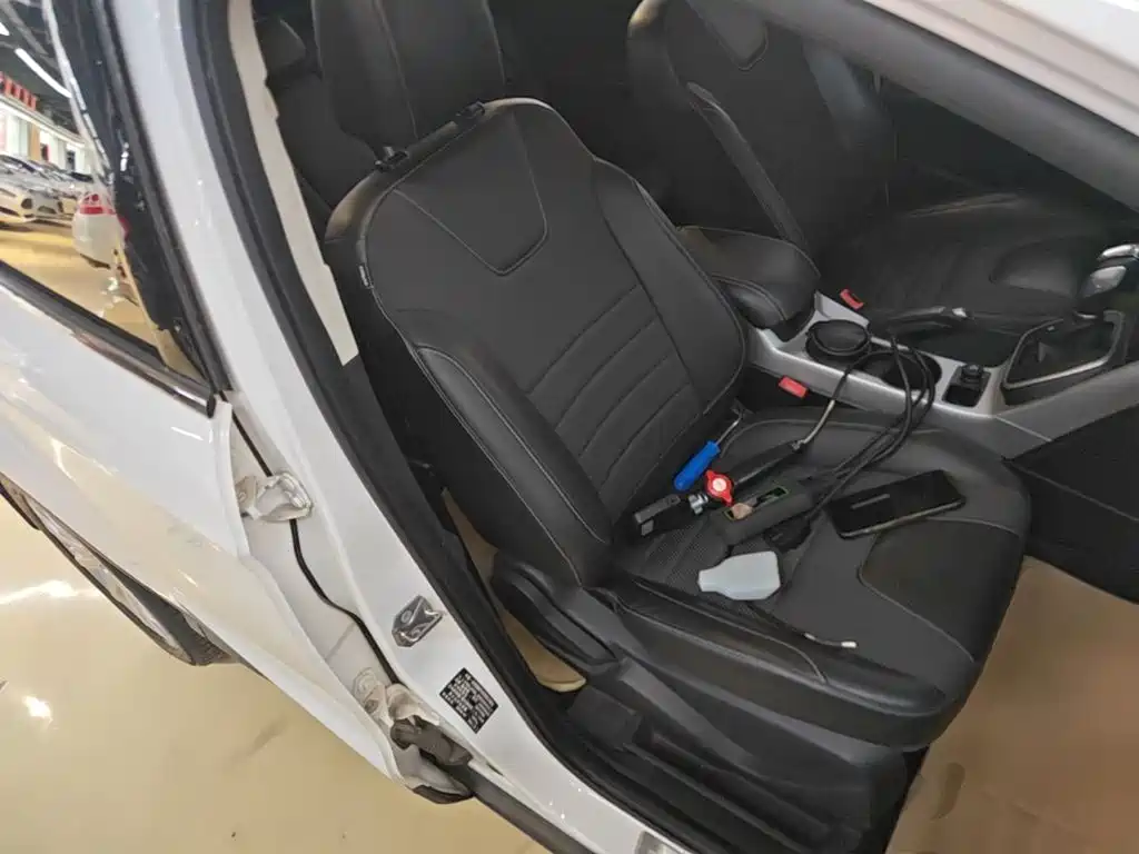 Ford Kuga 2016 — фото 25