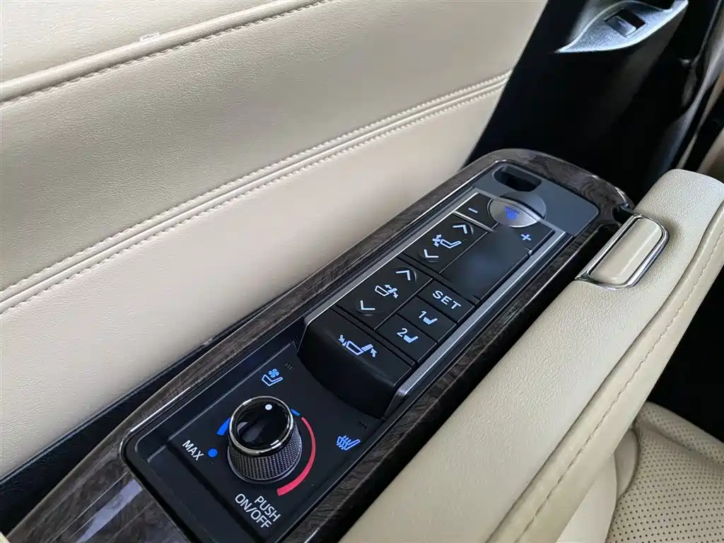 Toyota Alphard 2021 — фото 15