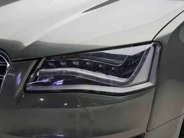 Audi S8 2013