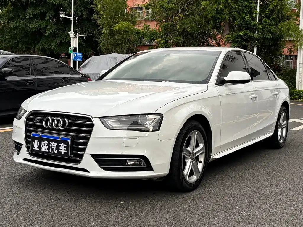 Audi A4L 2015 — фото 1