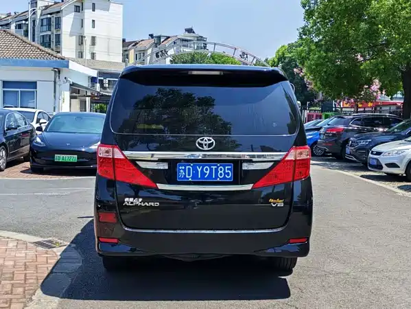 Toyota Alphard 2014