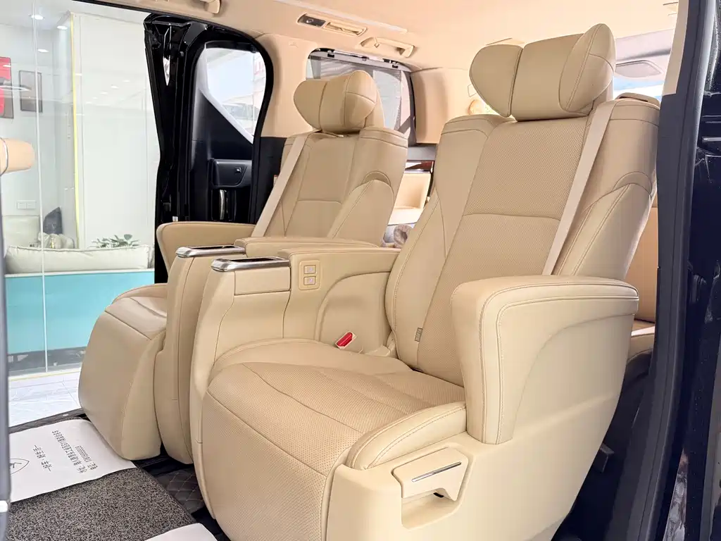 Toyota Alphard 2018 — фото 7