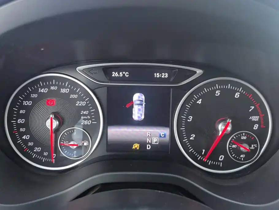 Mercedes-Benz A-Class 2016 — фото 14
