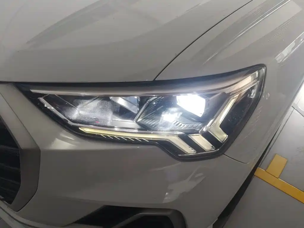 Audi Q3 2021 — фото 24