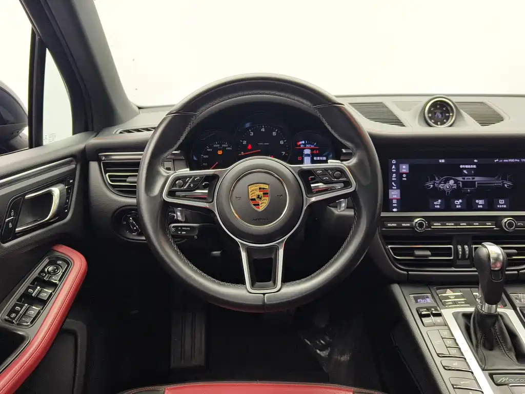 Porsche Macan 2021 — фото 13