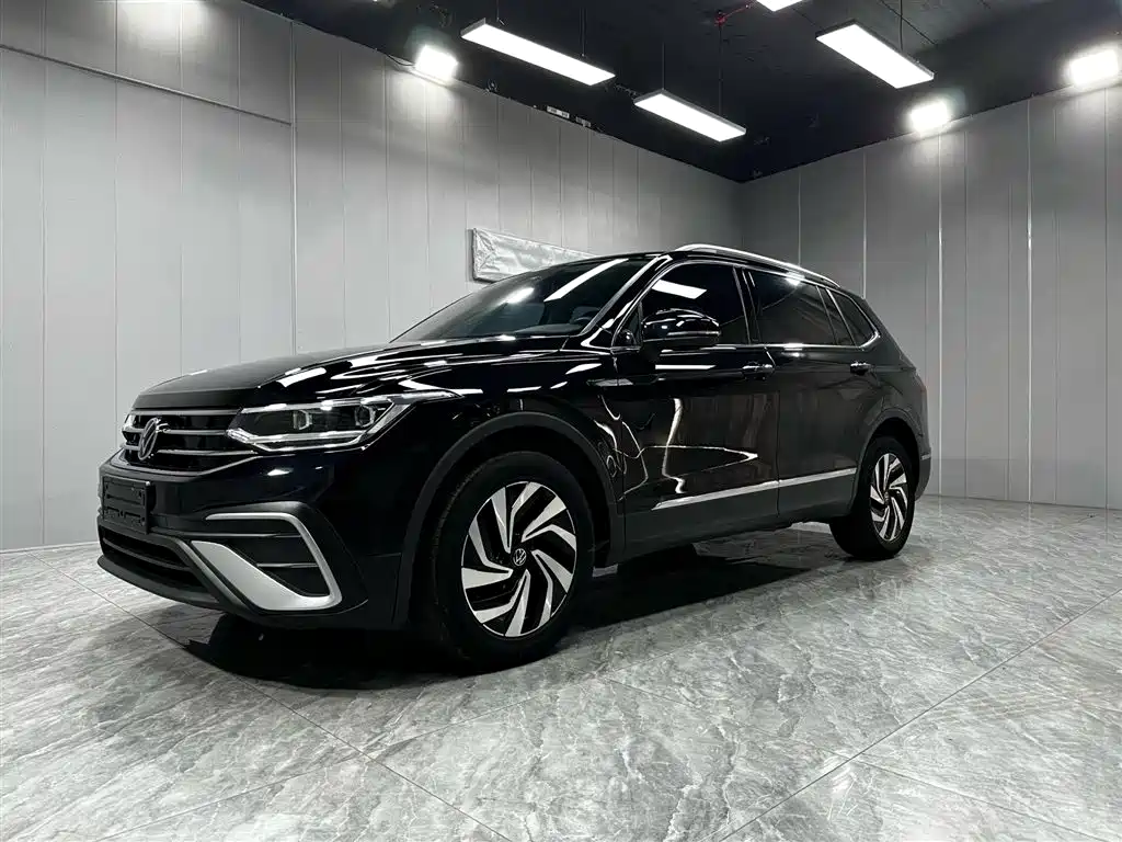 Volkswagen Tiguan L 2023 — фото 7