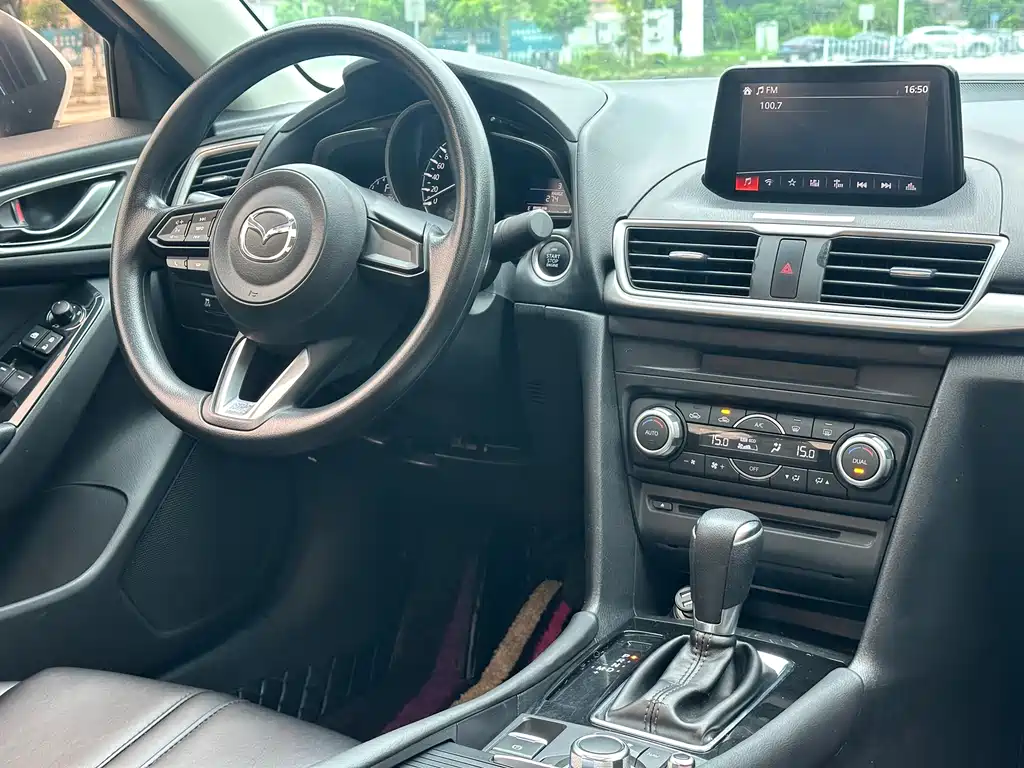 Mazda 3 Axela 2018 — фото 6