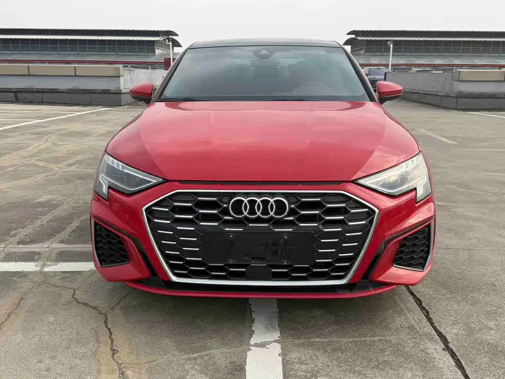 Audi A3 2023 — фото 2