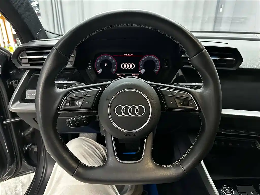 Audi A3 2023 — фото 13
