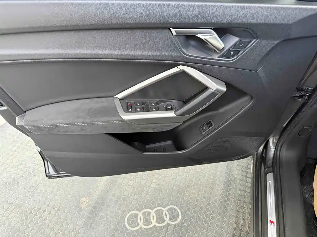Audi Q3 2022 — фото 10