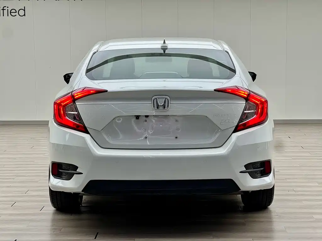 Honda Civic 2019 — фото 16