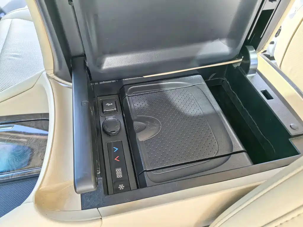 Toyota Alphard 2021 — фото 12