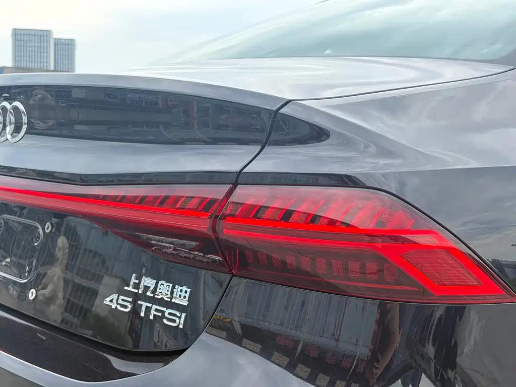 Audi A7L 2024 — фото 12