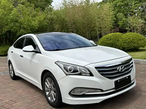 Hyundai Mistra 2014