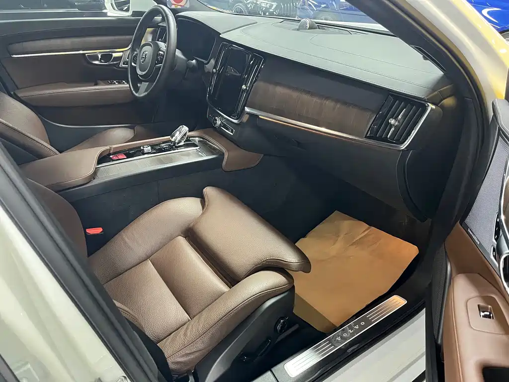 Volvo S90 2022 — фото 12