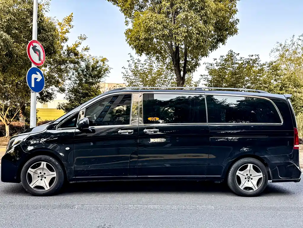 Mercedes-Benz Vito 2023 — фото 35