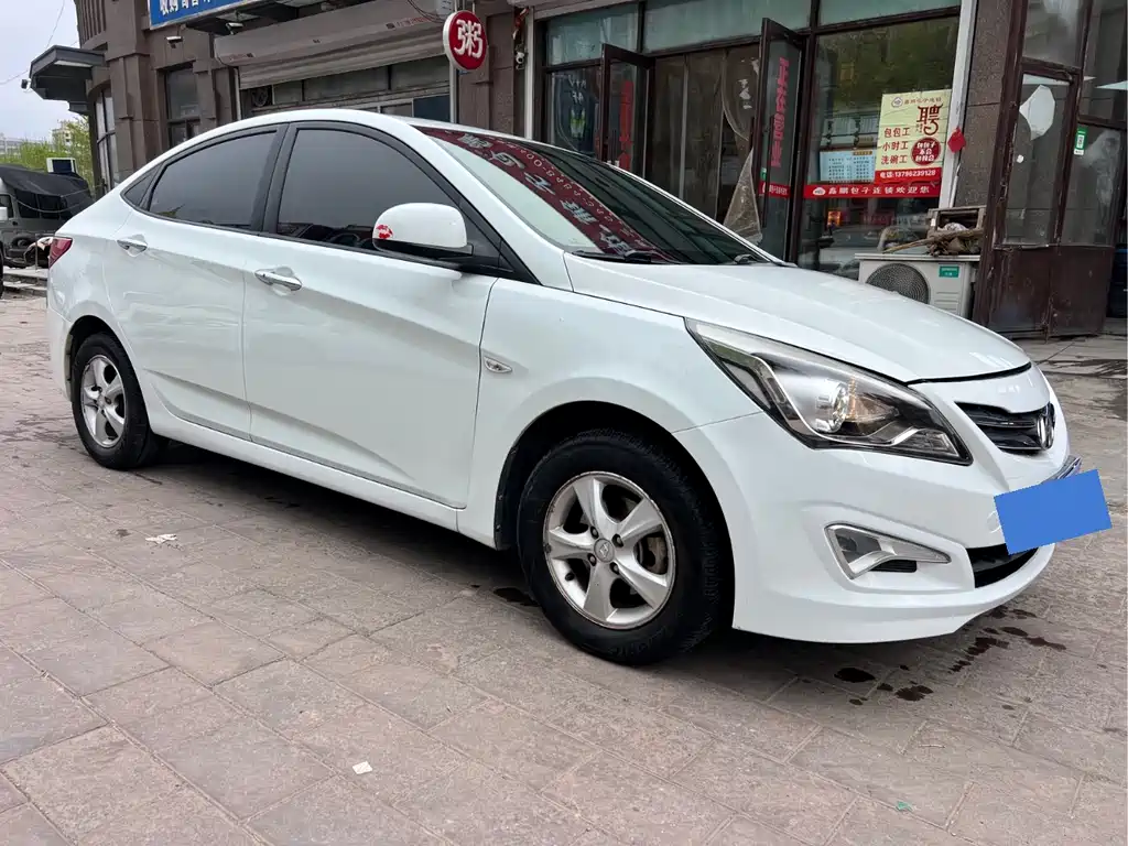 Hyundai Verna 2014 — фото 3