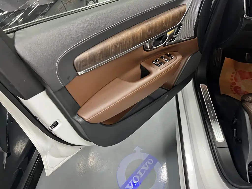Volvo S90 2022 — фото 3
