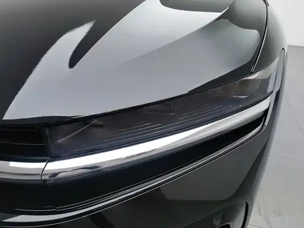 Volkswagen Magotan 2025