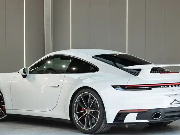 Porsche 911 2024