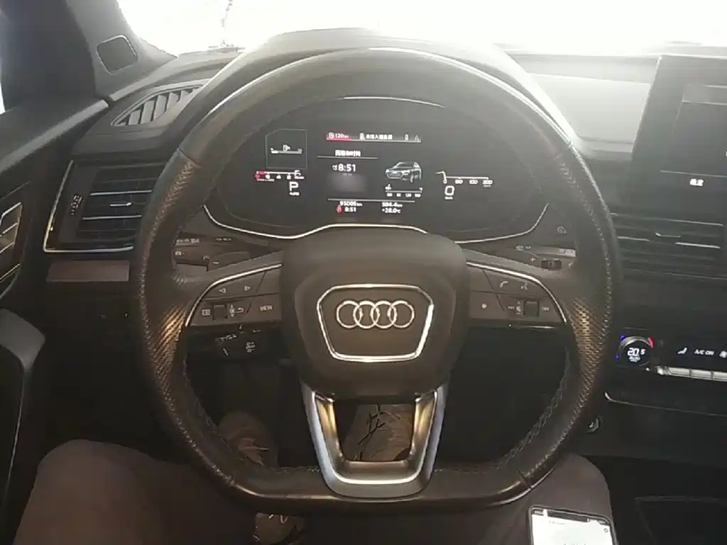 Audi Q5L 2023 — фото 11
